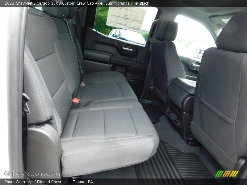 Summit White / Jet Black 2023 Chevrolet Silverado 1500 Custom Crew Cab 4x4