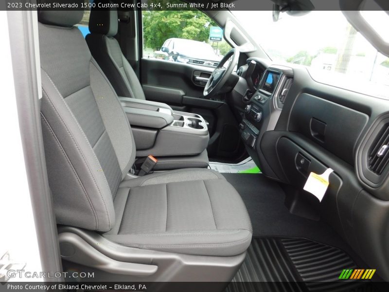 Summit White / Jet Black 2023 Chevrolet Silverado 1500 Custom Crew Cab 4x4