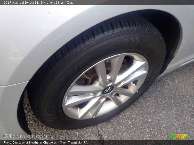 Symphony Silver / Gray 2017 Hyundai Sonata SE