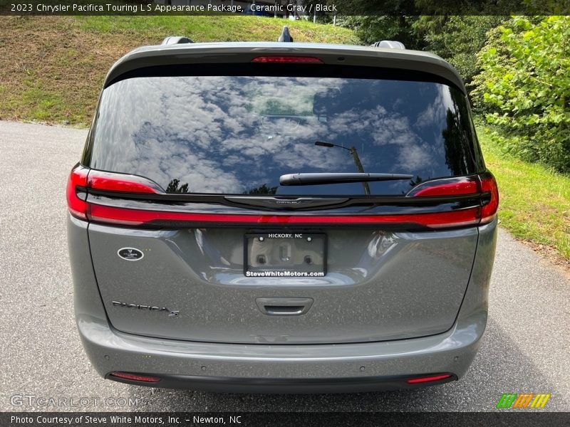 Ceramic Gray / Black 2023 Chrysler Pacifica Touring L S Appearance Package