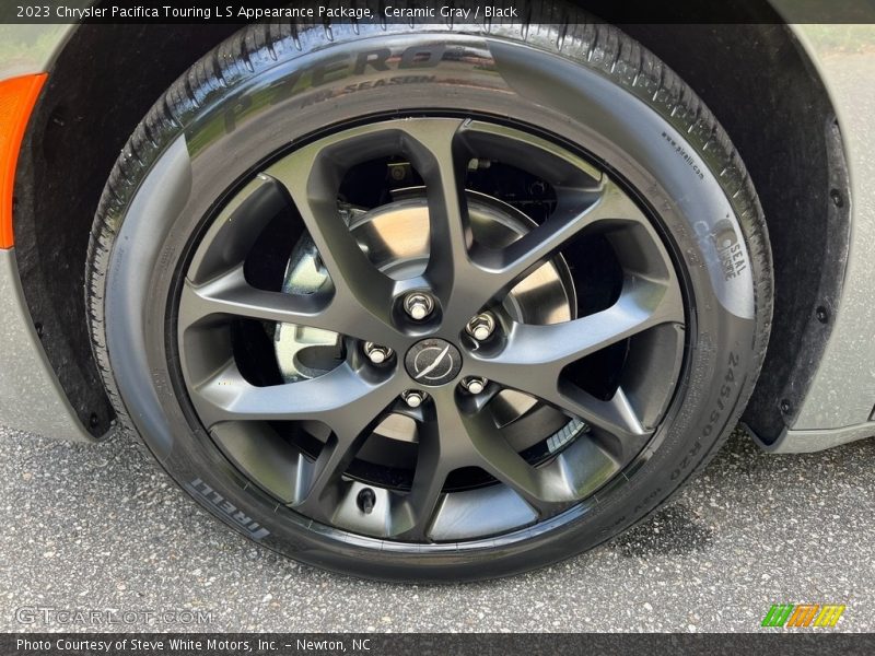  2023 Pacifica Touring L S Appearance Package Wheel