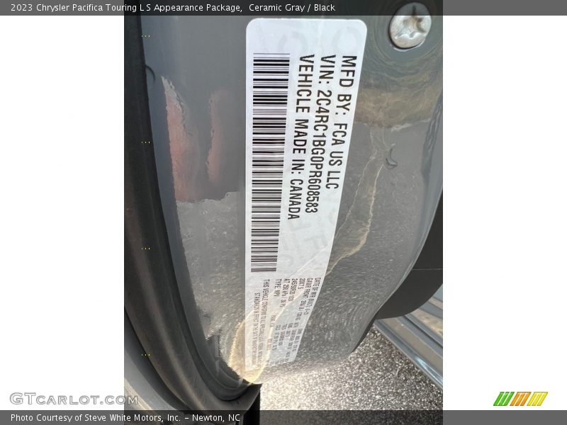 Ceramic Gray / Black 2023 Chrysler Pacifica Touring L S Appearance Package
