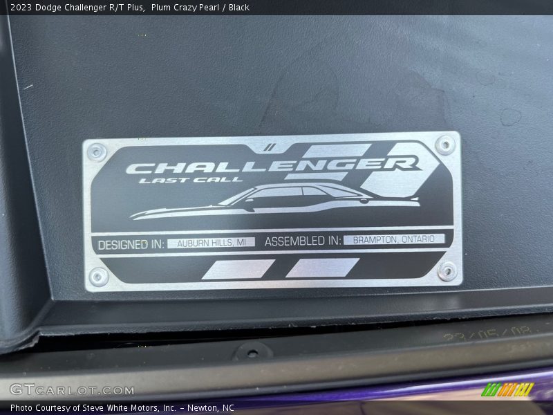 Plum Crazy Pearl / Black 2023 Dodge Challenger R/T Plus