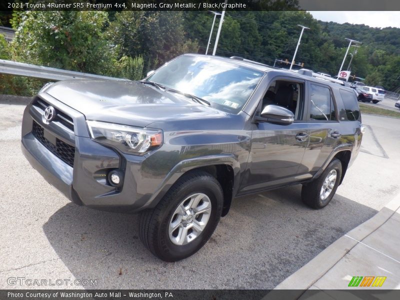 Magnetic Gray Metallic / Black/Graphite 2021 Toyota 4Runner SR5 Premium 4x4