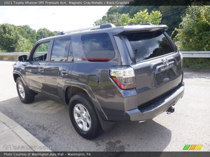 Magnetic Gray Metallic / Black/Graphite 2021 Toyota 4Runner SR5 Premium 4x4