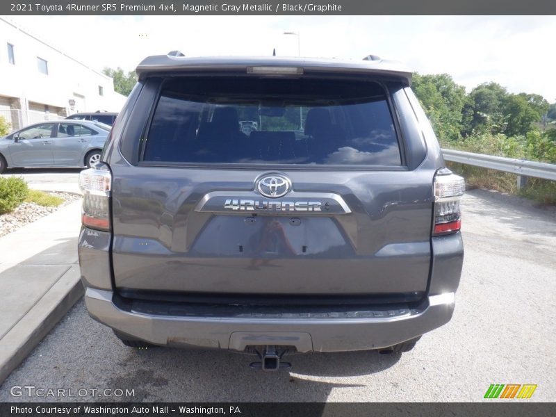 Magnetic Gray Metallic / Black/Graphite 2021 Toyota 4Runner SR5 Premium 4x4