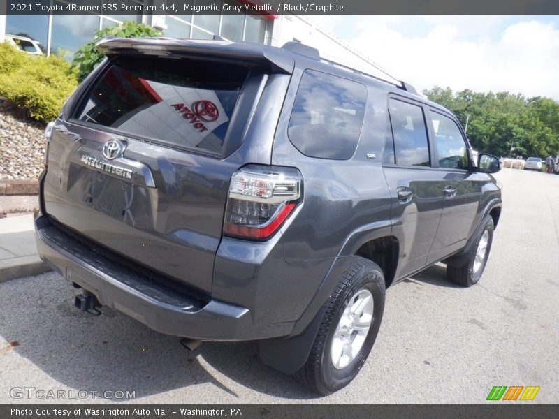Magnetic Gray Metallic / Black/Graphite 2021 Toyota 4Runner SR5 Premium 4x4