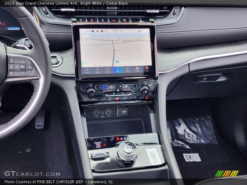 Bright White / Global Black 2023 Jeep Grand Cherokee Limited 4x4