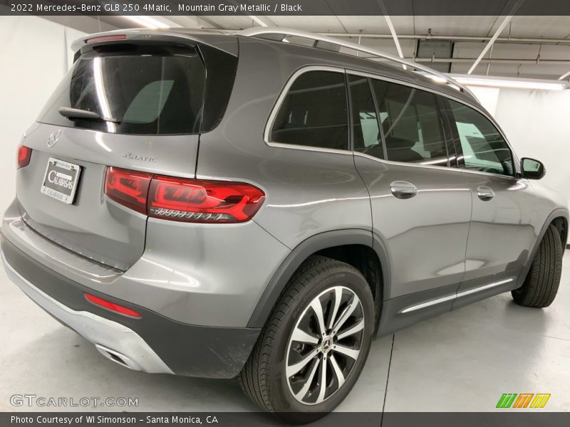 Mountain Gray Metallic / Black 2022 Mercedes-Benz GLB 250 4Matic