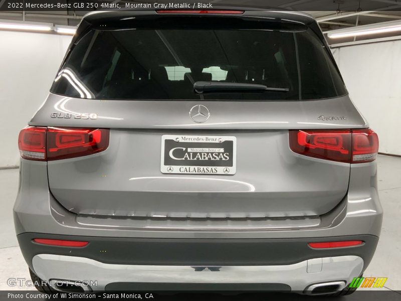 Mountain Gray Metallic / Black 2022 Mercedes-Benz GLB 250 4Matic