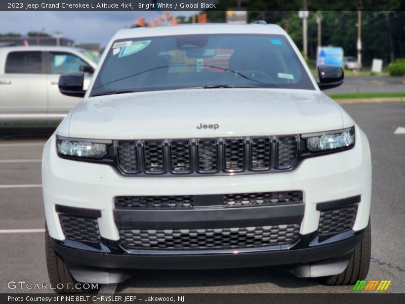 Bright White / Global Black 2023 Jeep Grand Cherokee L Altitude 4x4