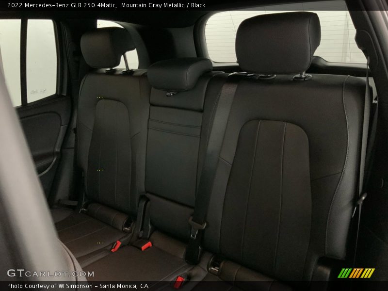 Mountain Gray Metallic / Black 2022 Mercedes-Benz GLB 250 4Matic