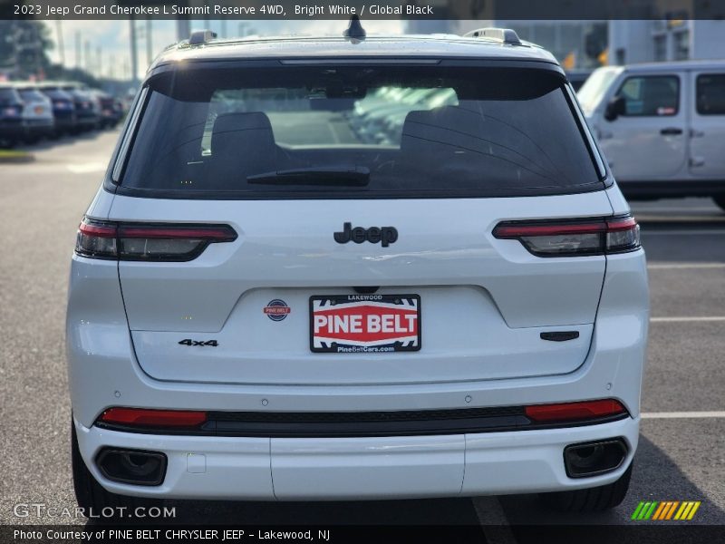 Bright White / Global Black 2023 Jeep Grand Cherokee L Summit Reserve 4WD