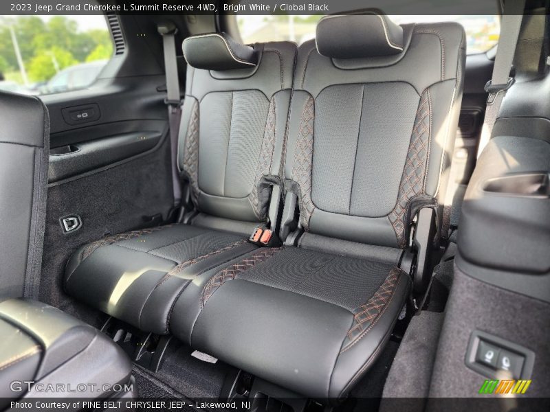 Bright White / Global Black 2023 Jeep Grand Cherokee L Summit Reserve 4WD