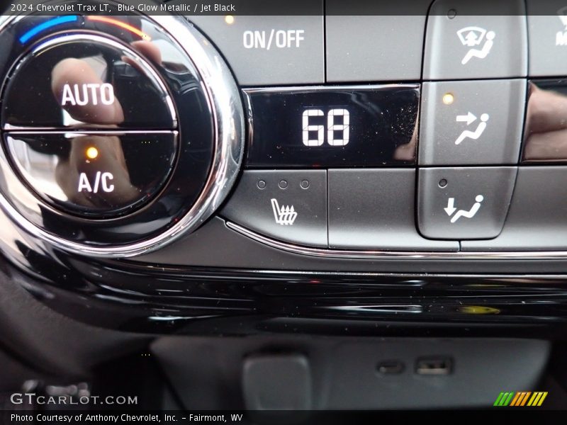 Controls of 2024 Trax LT