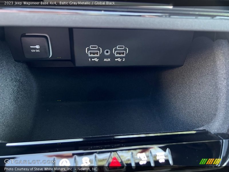 Baltic Gray Metallic / Global Black 2023 Jeep Wagoneer Base 4x4