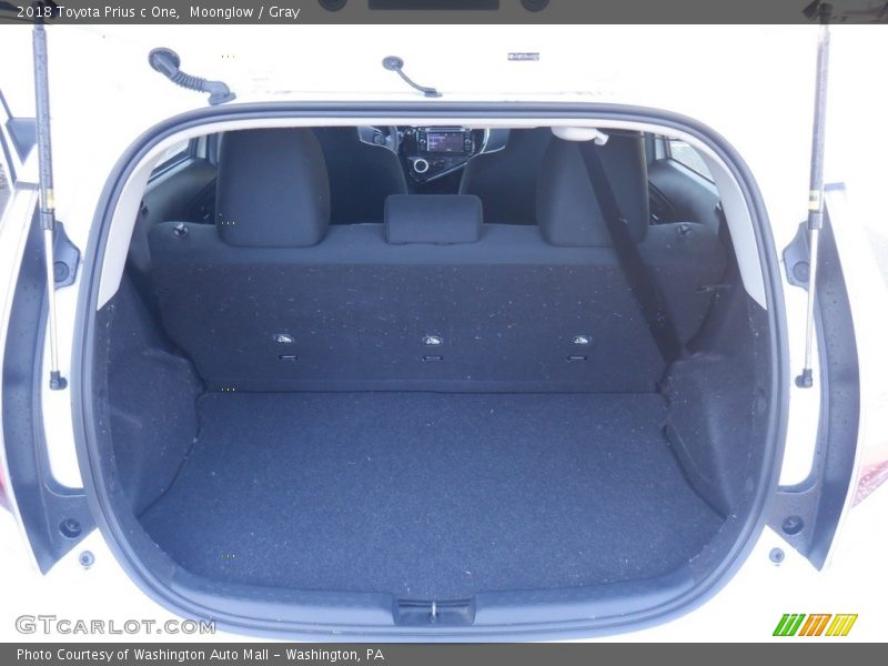  2018 Prius c One Trunk