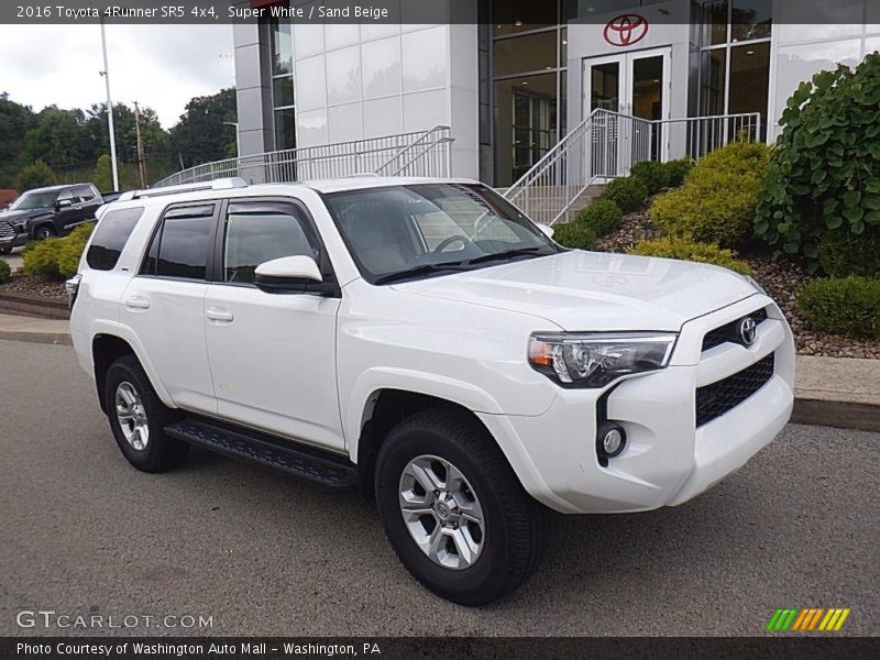 Super White / Sand Beige 2016 Toyota 4Runner SR5 4x4
