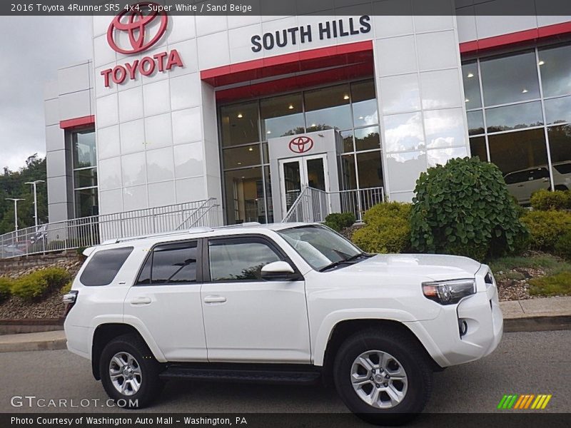 Super White / Sand Beige 2016 Toyota 4Runner SR5 4x4