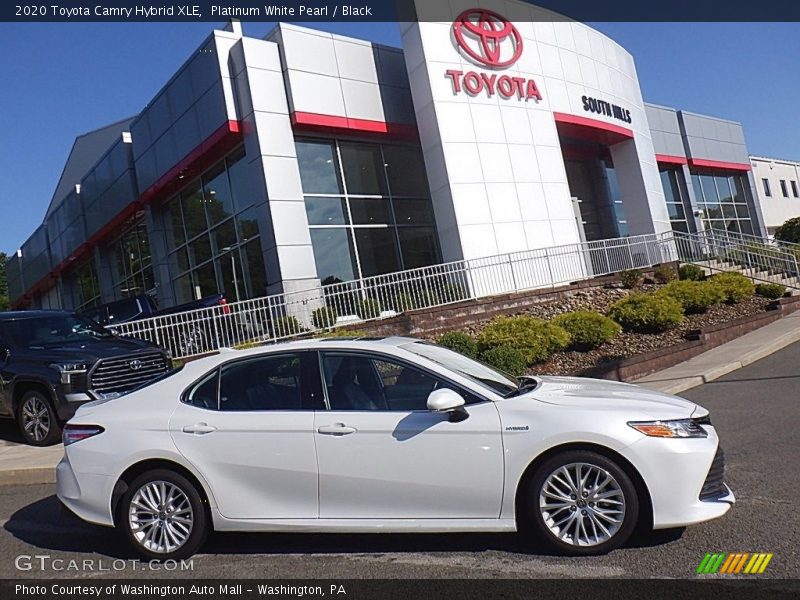 Platinum White Pearl / Black 2020 Toyota Camry Hybrid XLE