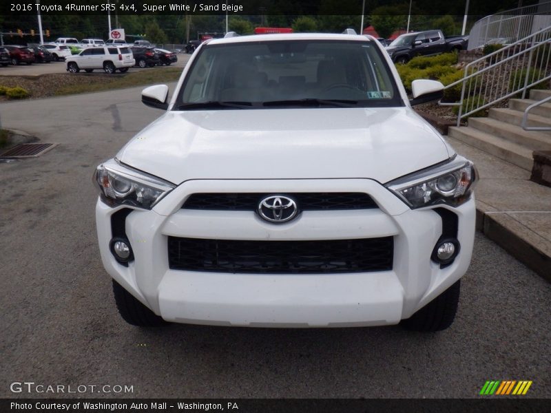 Super White / Sand Beige 2016 Toyota 4Runner SR5 4x4