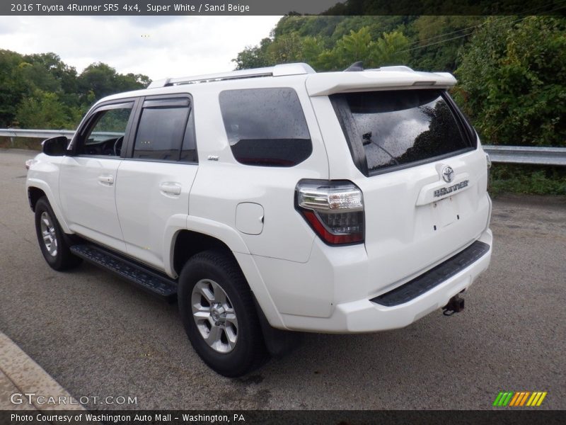 Super White / Sand Beige 2016 Toyota 4Runner SR5 4x4