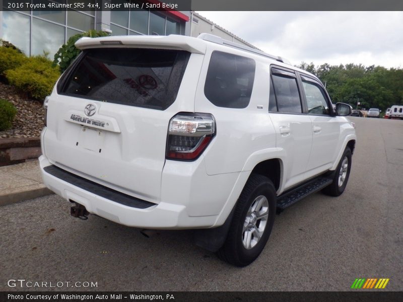 Super White / Sand Beige 2016 Toyota 4Runner SR5 4x4