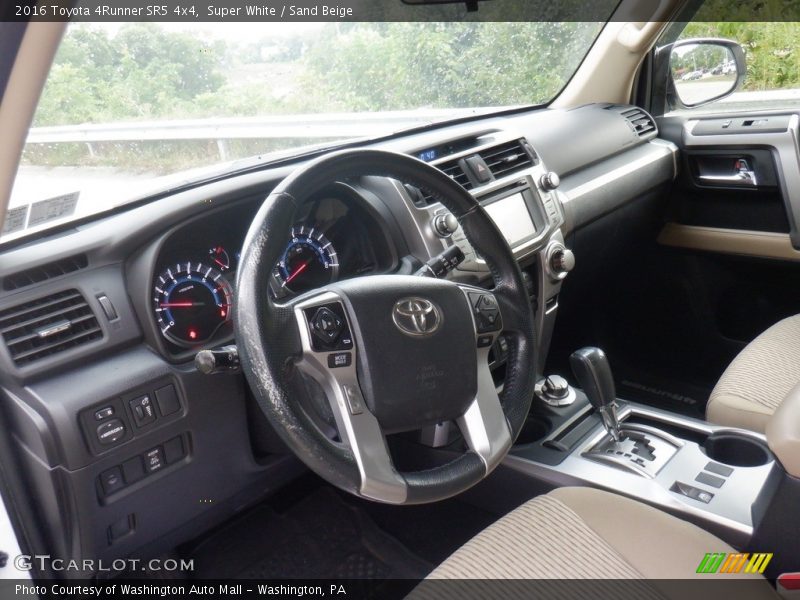 Super White / Sand Beige 2016 Toyota 4Runner SR5 4x4