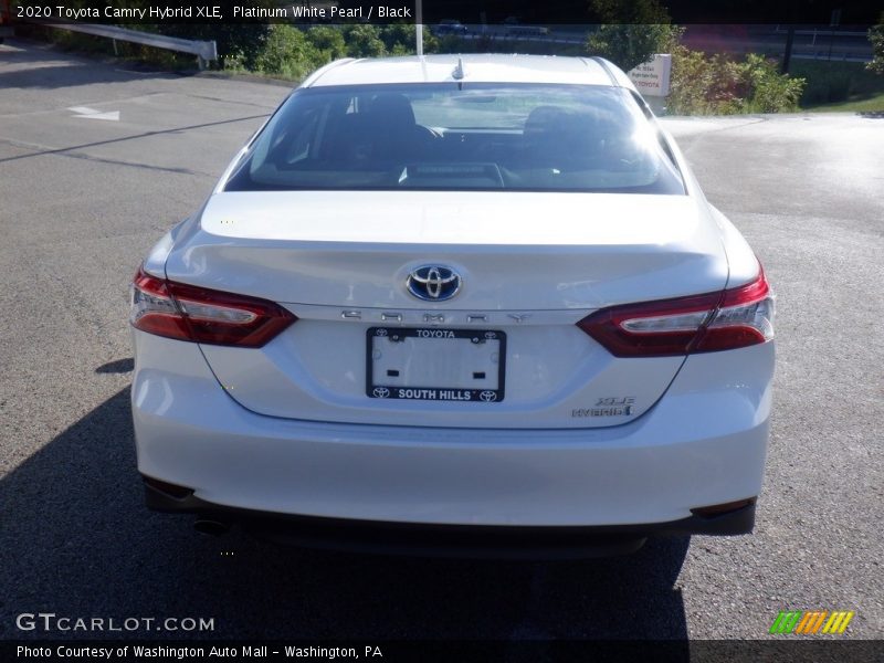 Platinum White Pearl / Black 2020 Toyota Camry Hybrid XLE