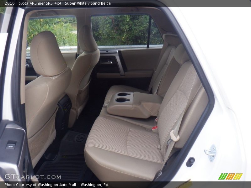 Super White / Sand Beige 2016 Toyota 4Runner SR5 4x4