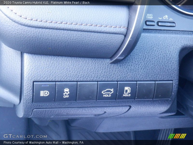 Platinum White Pearl / Black 2020 Toyota Camry Hybrid XLE