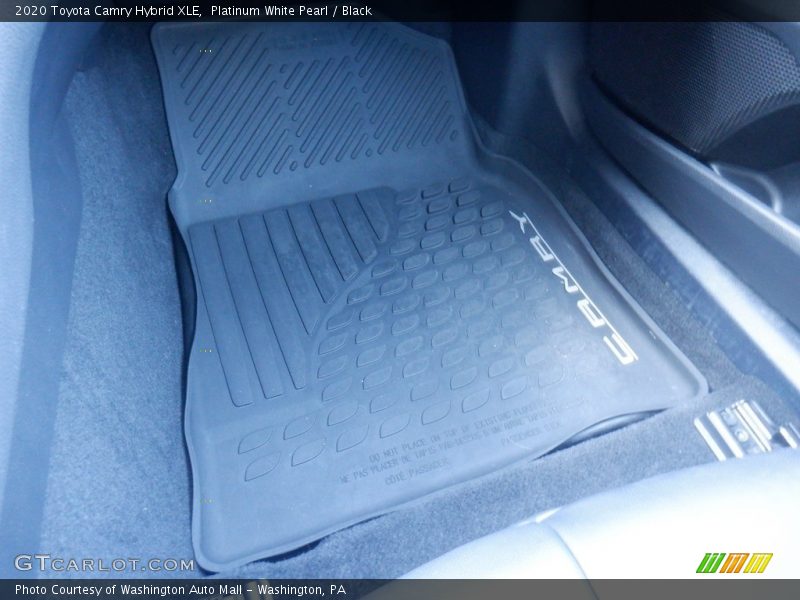 Platinum White Pearl / Black 2020 Toyota Camry Hybrid XLE