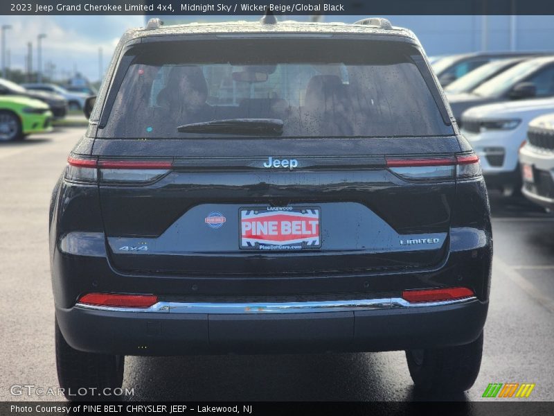 Midnight Sky / Wicker Beige/Global Black 2023 Jeep Grand Cherokee Limited 4x4