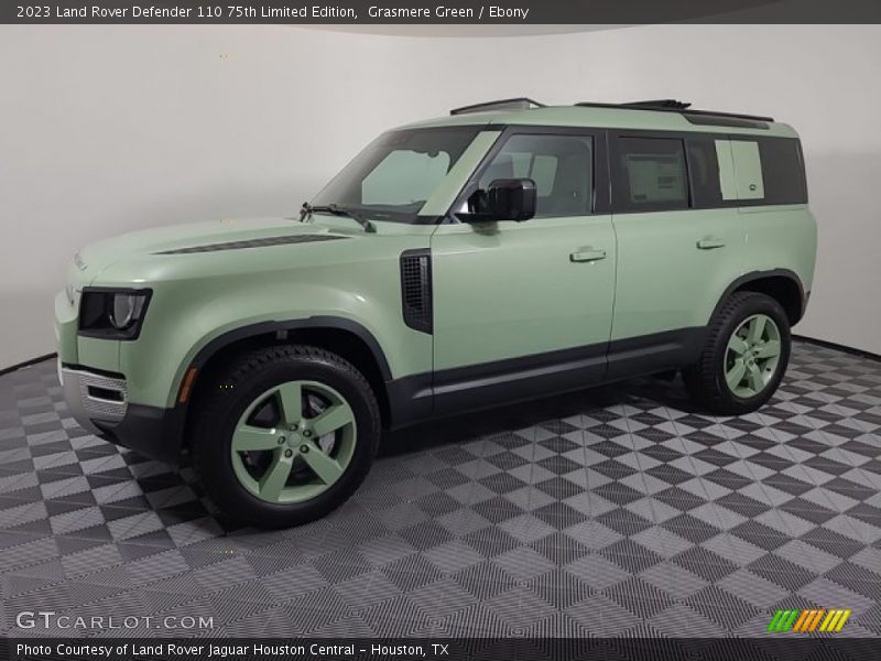 Front 3/4 View of 2023 Defender 110 75th Limited Edition