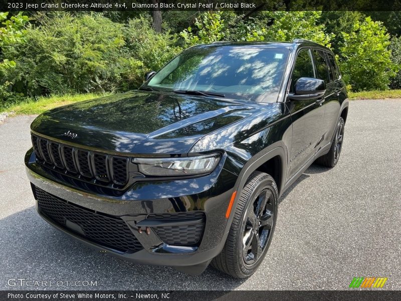Diamond Black Crystal Pearl / Global Black 2023 Jeep Grand Cherokee Altitude 4x4