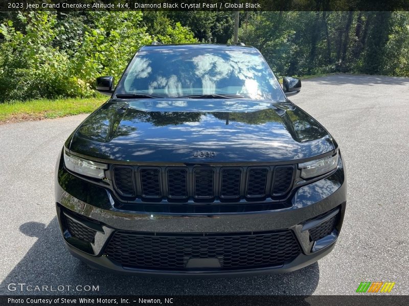 Diamond Black Crystal Pearl / Global Black 2023 Jeep Grand Cherokee Altitude 4x4