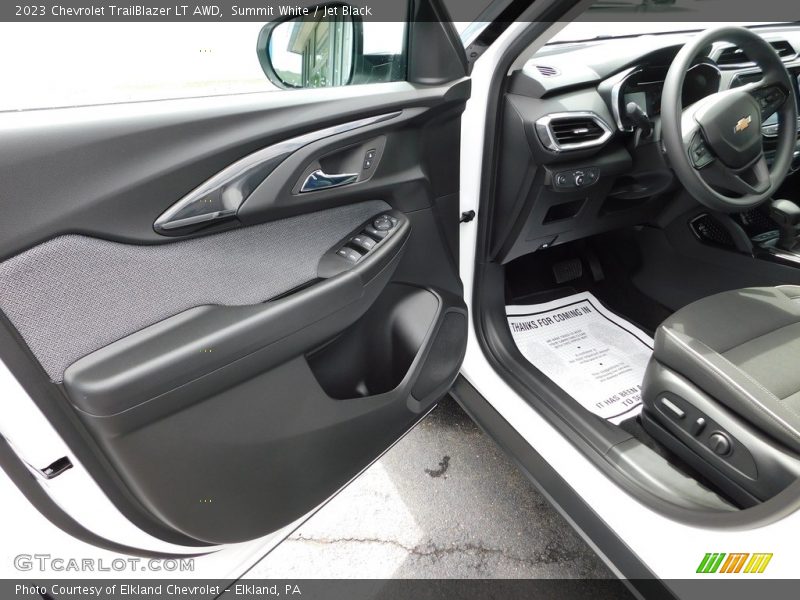 Summit White / Jet Black 2023 Chevrolet TrailBlazer LT AWD