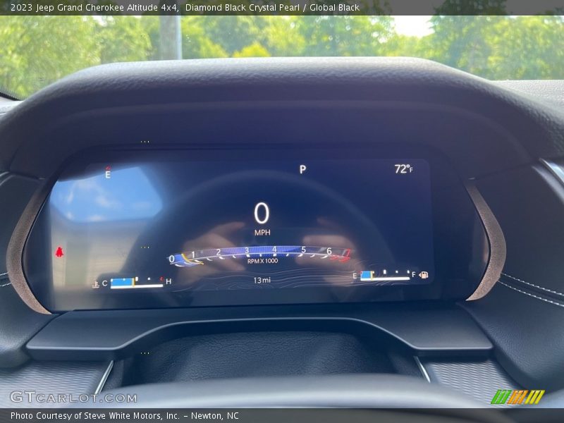  2023 Grand Cherokee Altitude 4x4 Altitude 4x4 Gauges