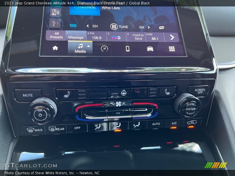 Controls of 2023 Grand Cherokee Altitude 4x4