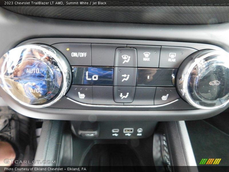 Summit White / Jet Black 2023 Chevrolet TrailBlazer LT AWD