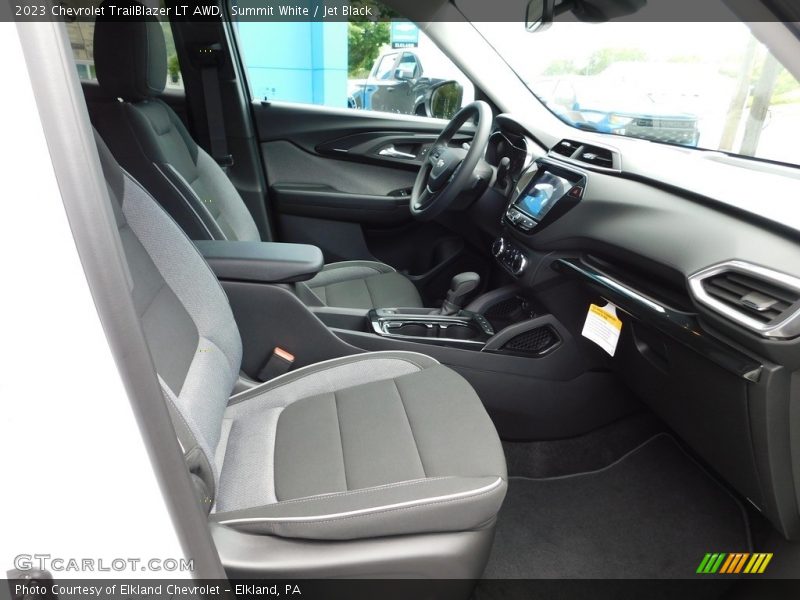 Summit White / Jet Black 2023 Chevrolet TrailBlazer LT AWD