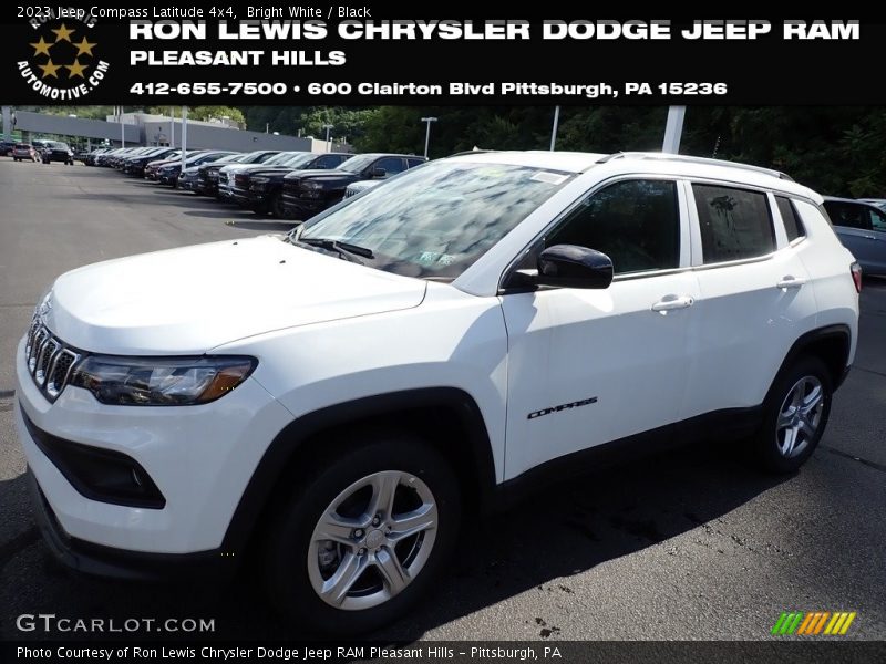 Bright White / Black 2023 Jeep Compass Latitude 4x4