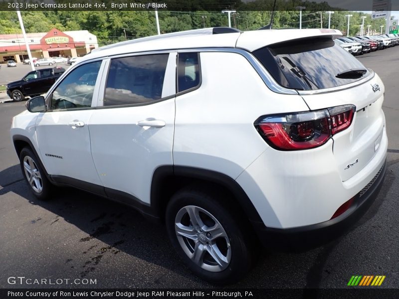 Bright White / Black 2023 Jeep Compass Latitude 4x4