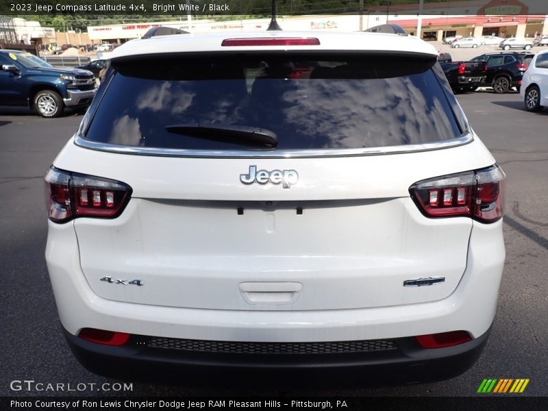 Bright White / Black 2023 Jeep Compass Latitude 4x4