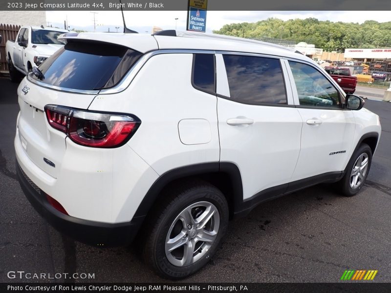 Bright White / Black 2023 Jeep Compass Latitude 4x4