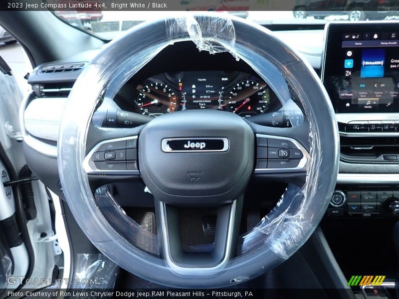 Bright White / Black 2023 Jeep Compass Latitude 4x4