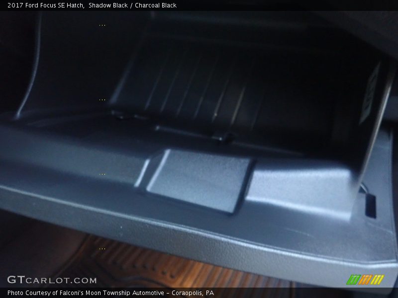 Shadow Black / Charcoal Black 2017 Ford Focus SE Hatch