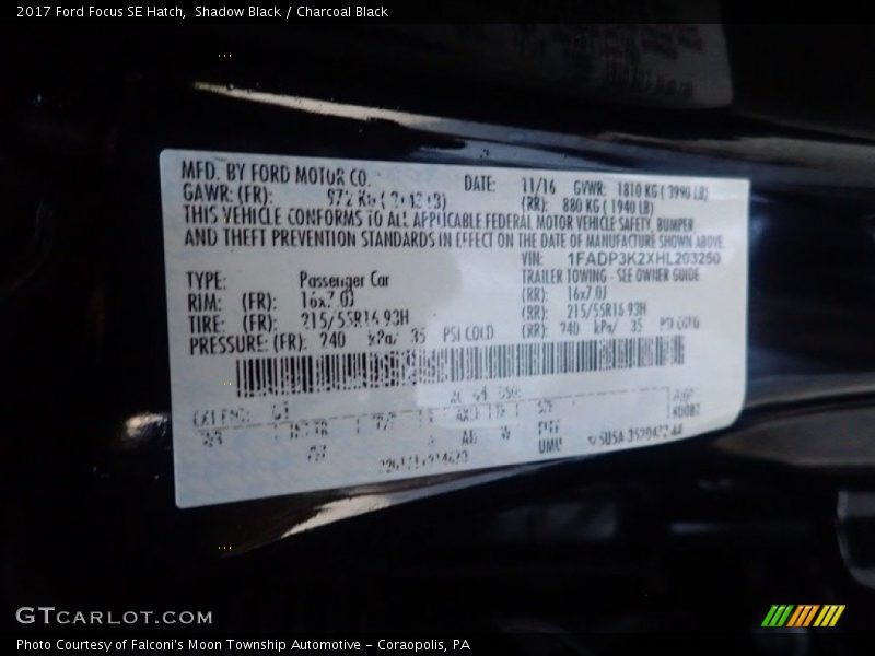 Shadow Black / Charcoal Black 2017 Ford Focus SE Hatch