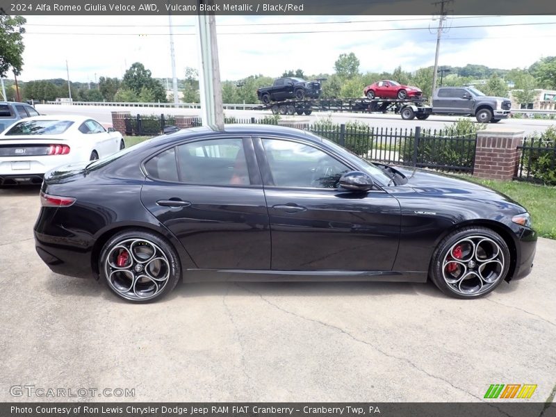 Vulcano Black Metallic / Black/Red 2024 Alfa Romeo Giulia Veloce AWD