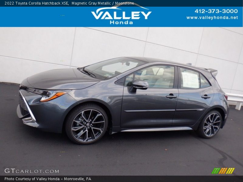 Magnetic Gray Metallic / Moonstone 2022 Toyota Corolla Hatchback XSE